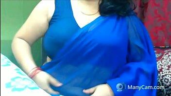 English Blue Film saree boobs video